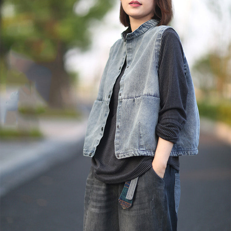 【ストライプブラウス】シンプルなストライプ柄、トレンドのモックネック、着回し力抜群